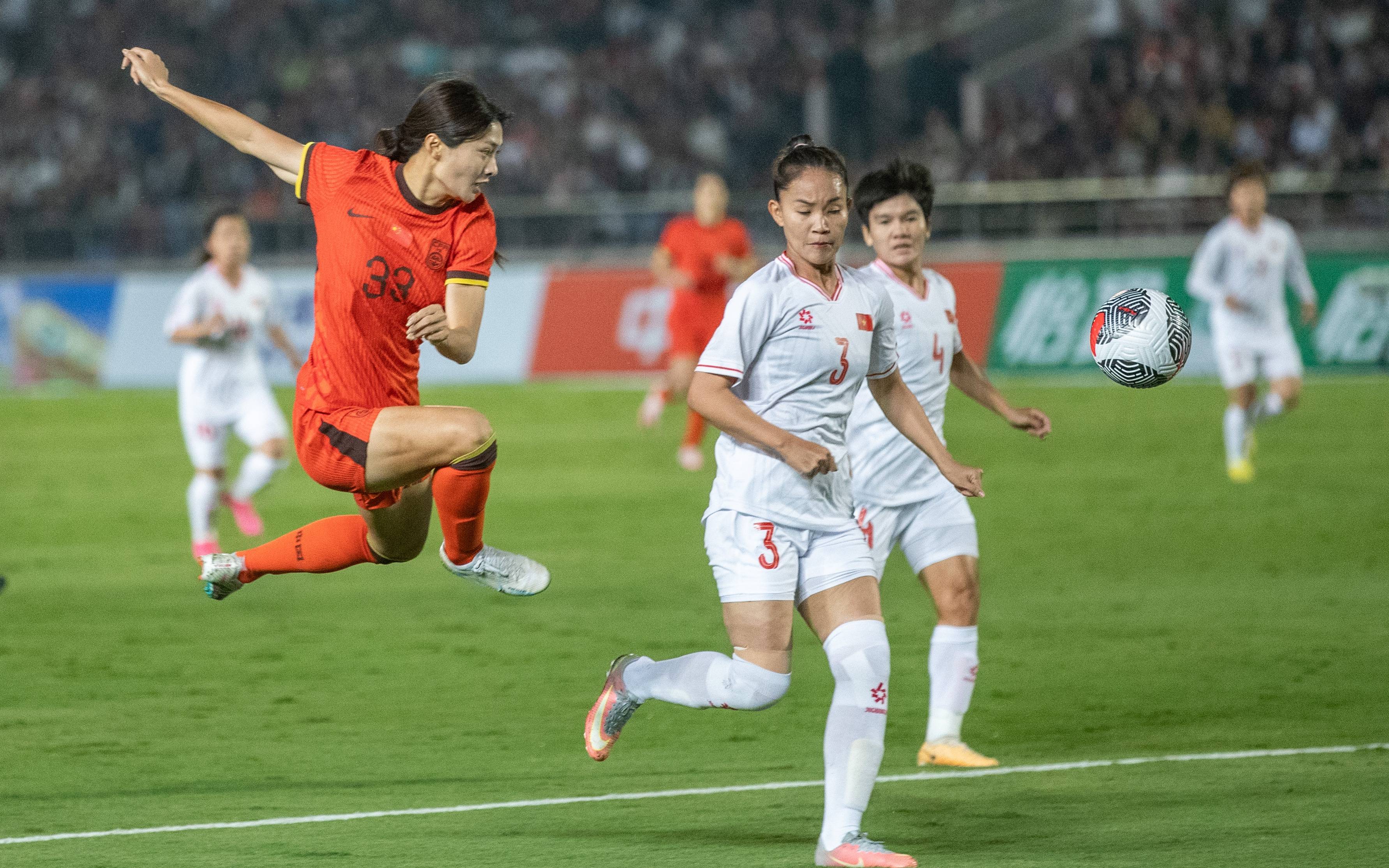 中国女足绝杀对手，晋级次轮比赛