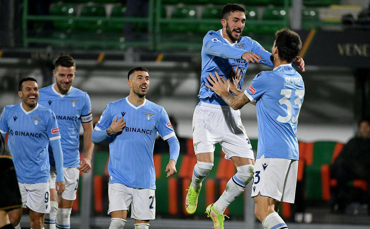 包含拉齐奥主场失利，球队连续三轮未能取胜的词条