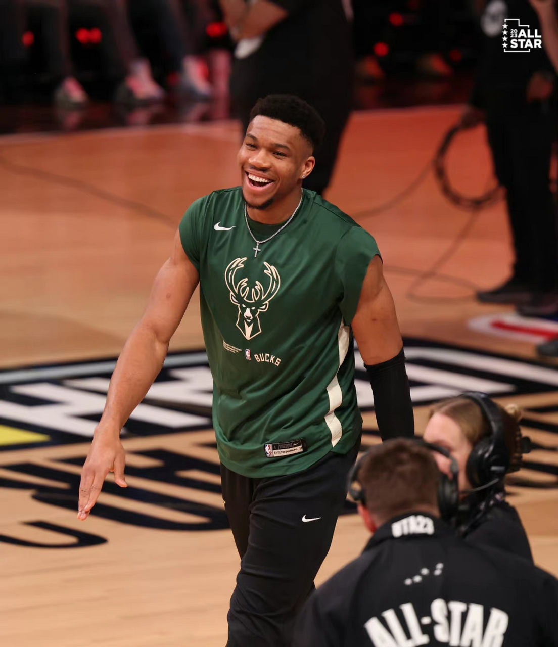 雄鹿胜篮网，字母哥全场双带队取胜的简单介绍