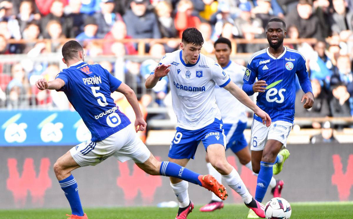 尼科助攻尼斯取胜,客场击败斯特拉斯堡 尼科助攻尼斯取胜,客场击败斯特拉斯堡