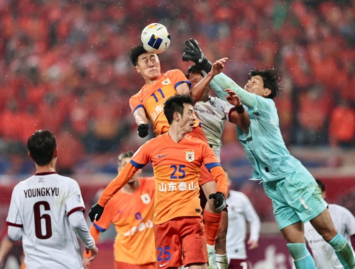 中国足球联队历史性进军亚冠强,创造佳绩! 中国足球联队历史性进军亚冠强,创造佳绩!