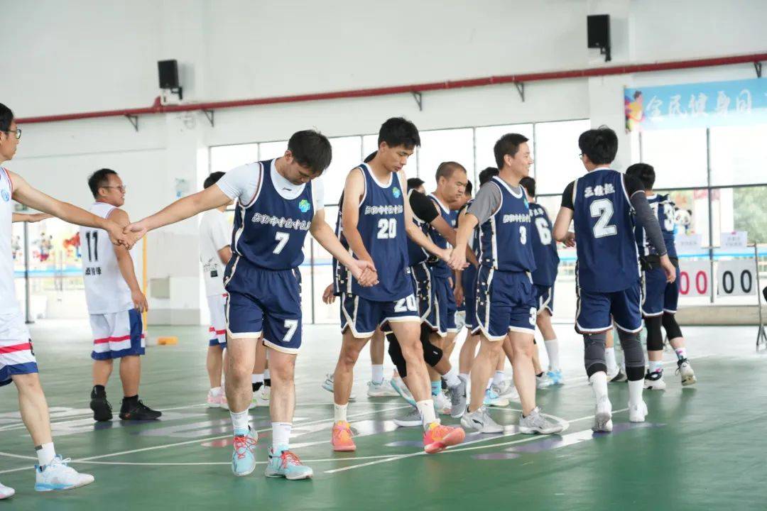 团体项目选手团结努力，实现夺冠