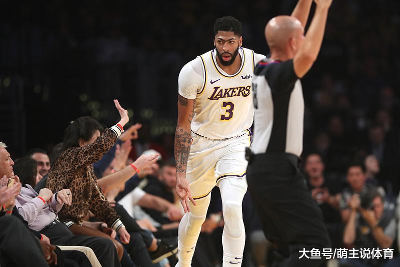 76人成功止住了湖人四连胜 76人成功止住了湖人四连胜