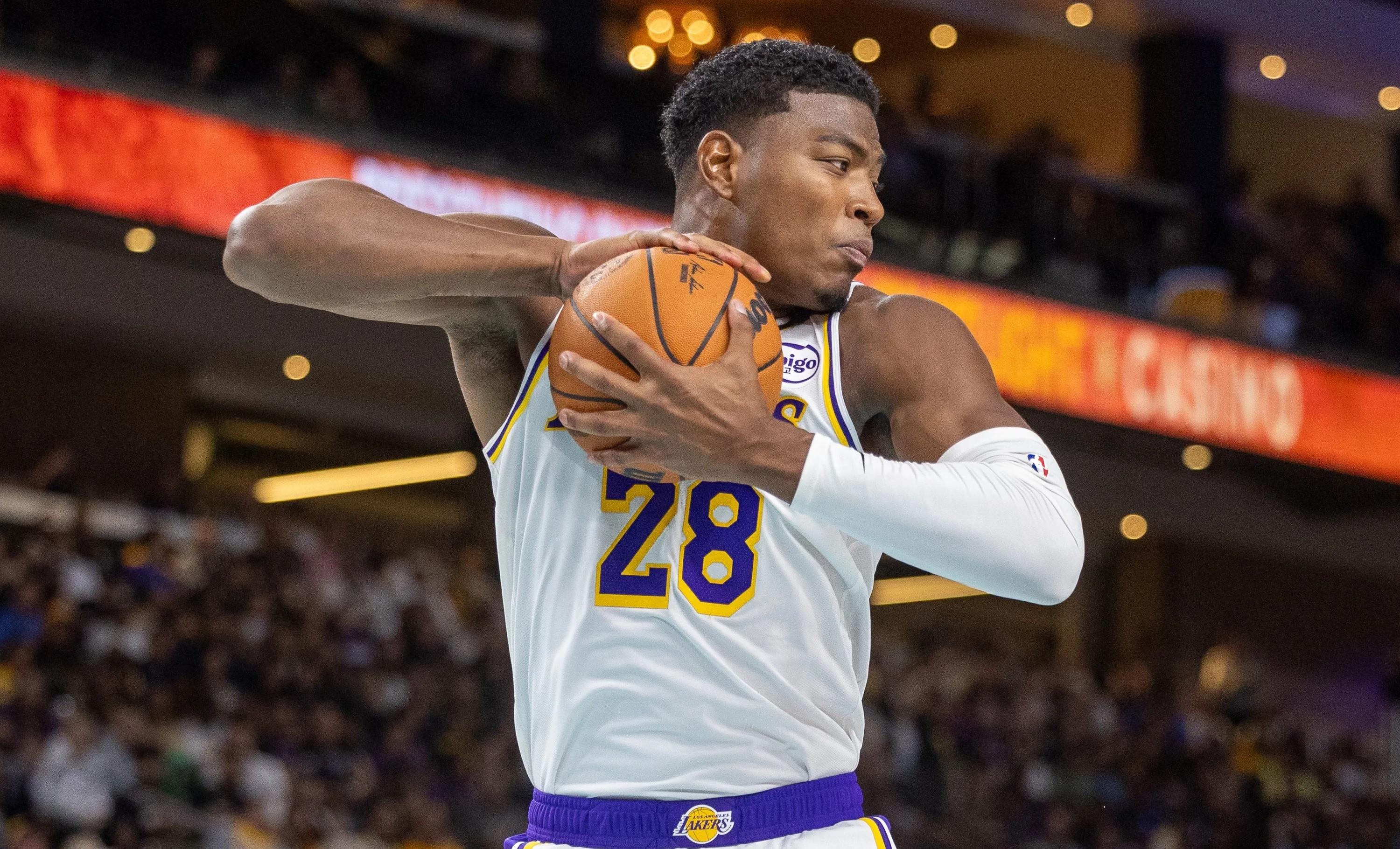 76人成功止住了湖人四连胜 76人成功止住了湖人四连胜