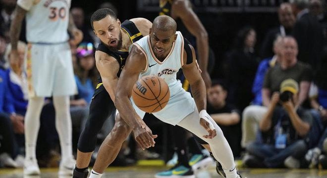 勇士不敌马刺，库里三分持续低迷