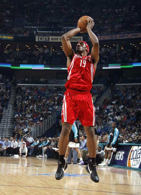 火箭险胜德国男篮，哈里斯送出助攻