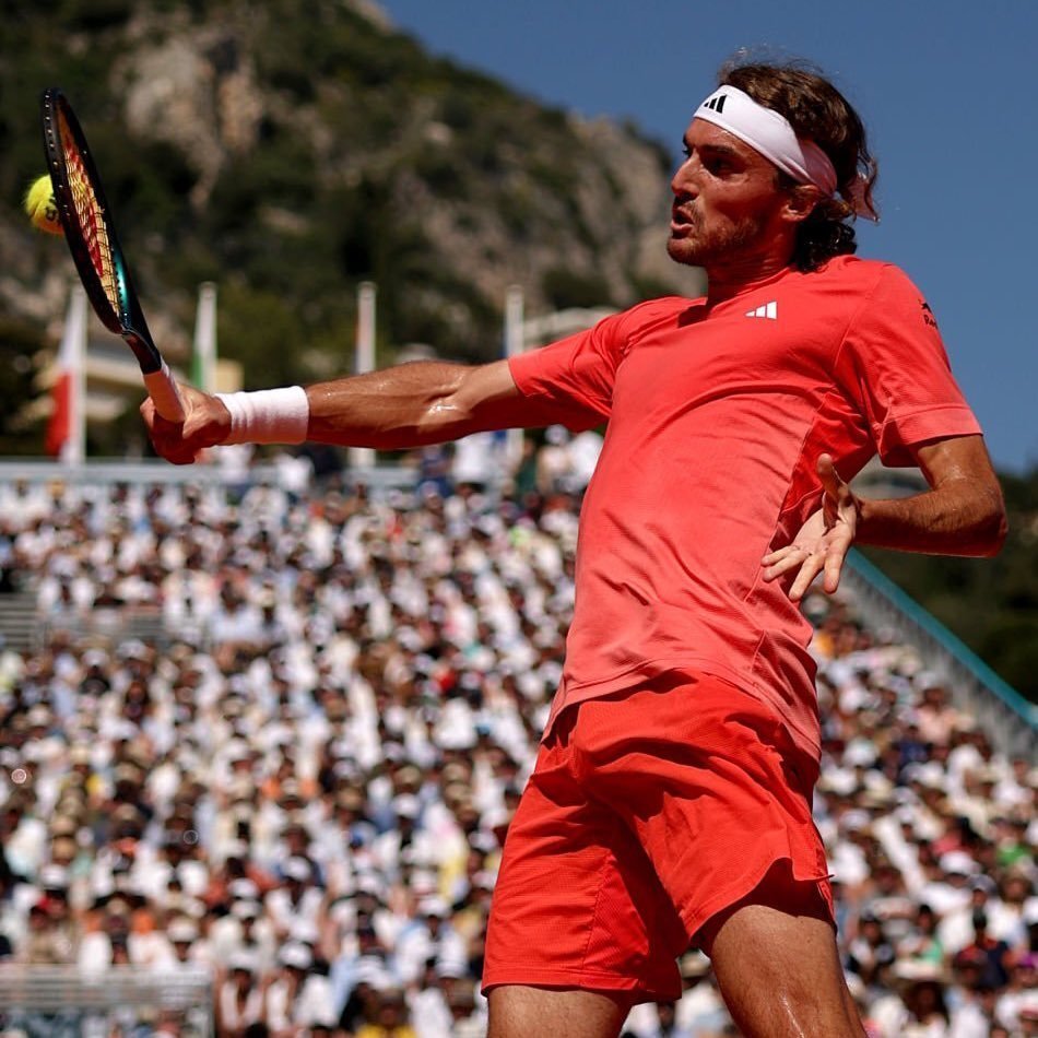 关于西班牙网球队绝地反击德国网球队，西西帕斯制霸全场的信息