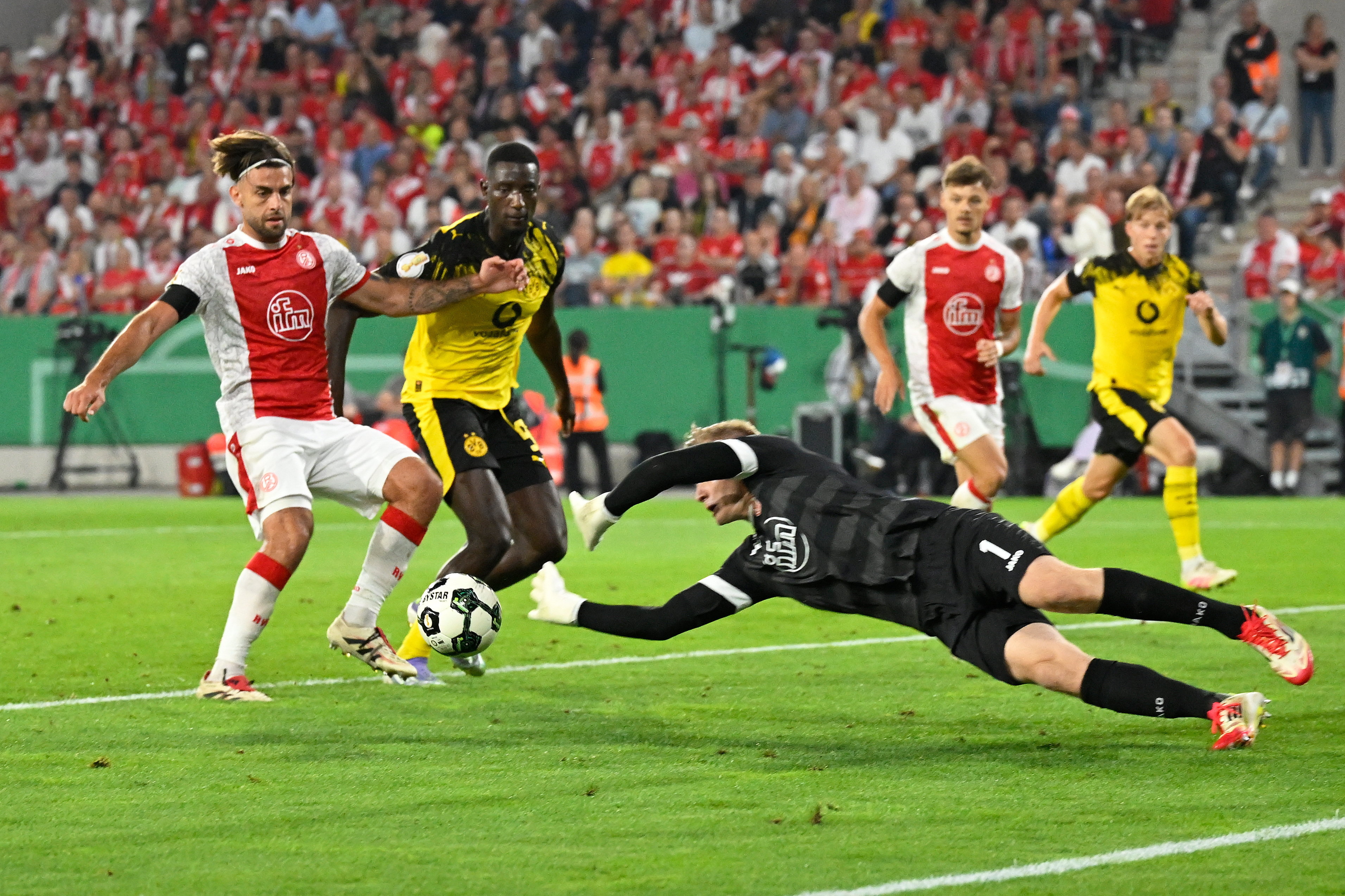 韩国力克德国，德布劳内点燃赛场的简单介绍