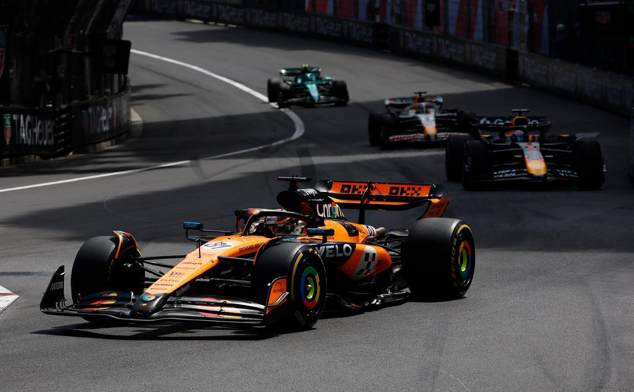 哈斯车队横扫红牛车队，佩雷兹关键制胜