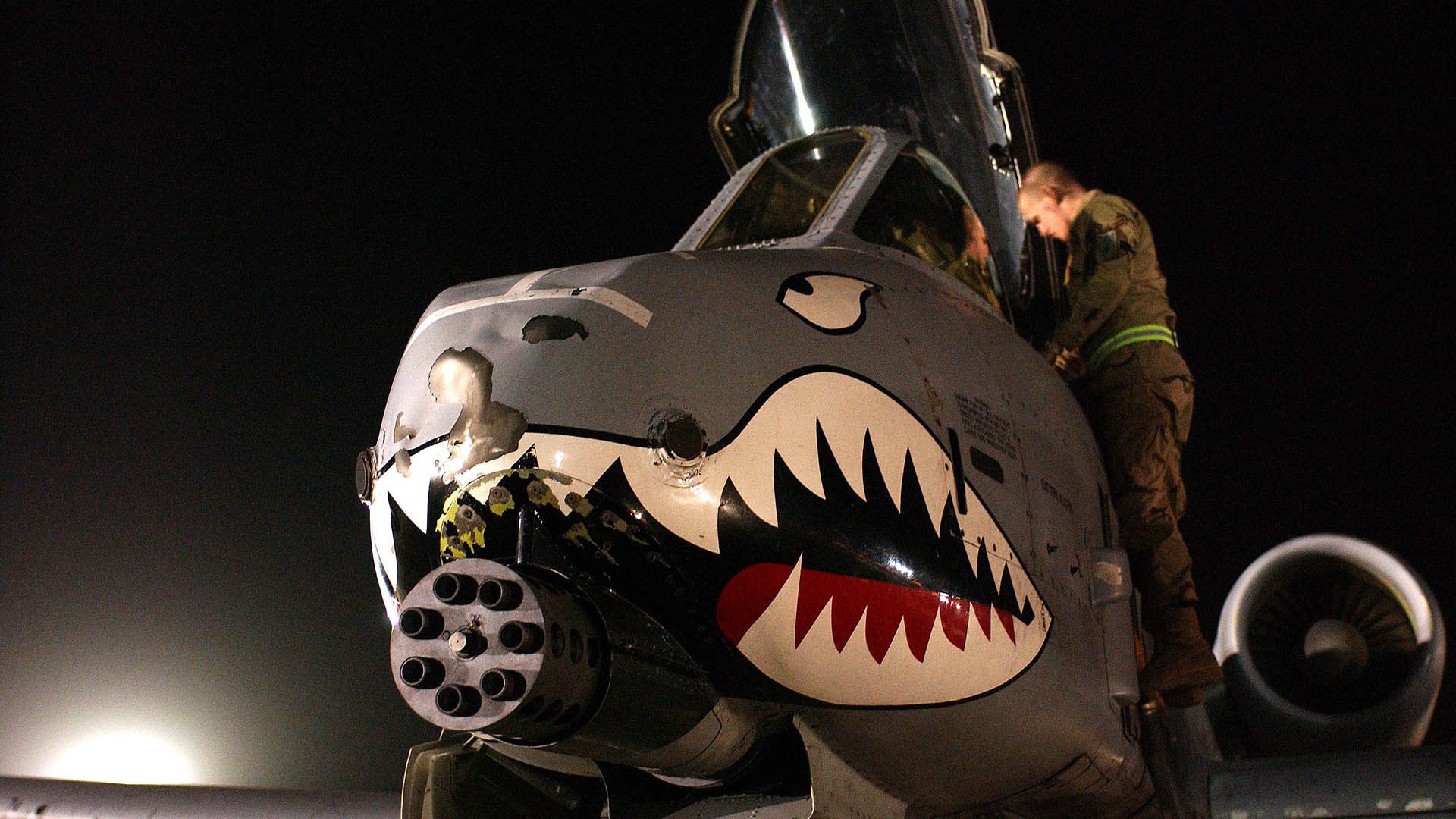 夜晚与蓝月，当意式铁链扼住蓝色狂想，北欧风暴正重新定义足球节奏