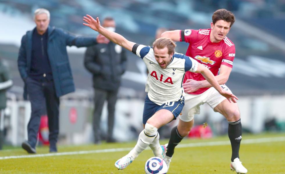 英超争冠焦点战，雄鹿火力压制黄蜂